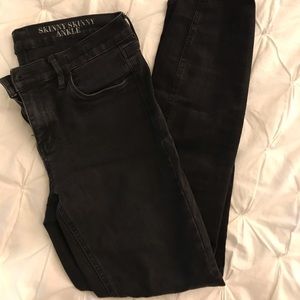 Madewell size 28 black Skinny Skinny Ankle jeans.